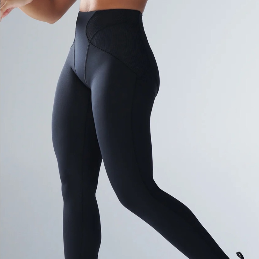 SAVAGE x FENTY Curve Alert High Waisted Ribbed Leggings - size L